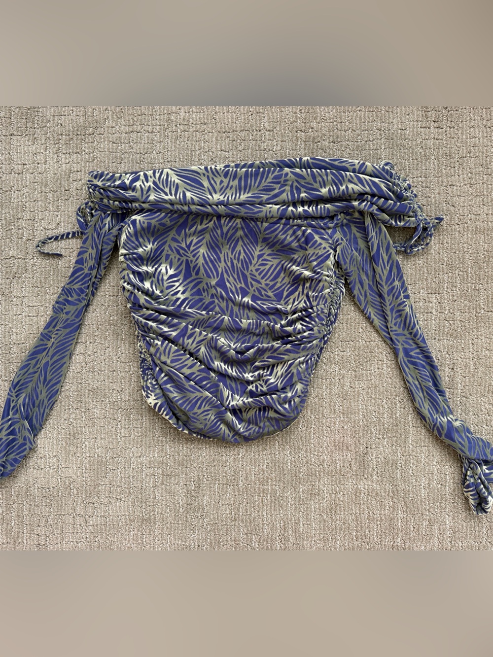NWT- ELLIATT Cropped Top